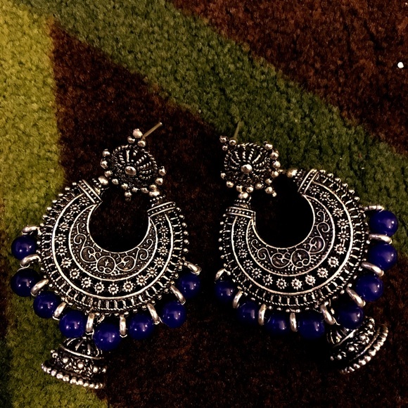 Earrings - Picture 1 of 1